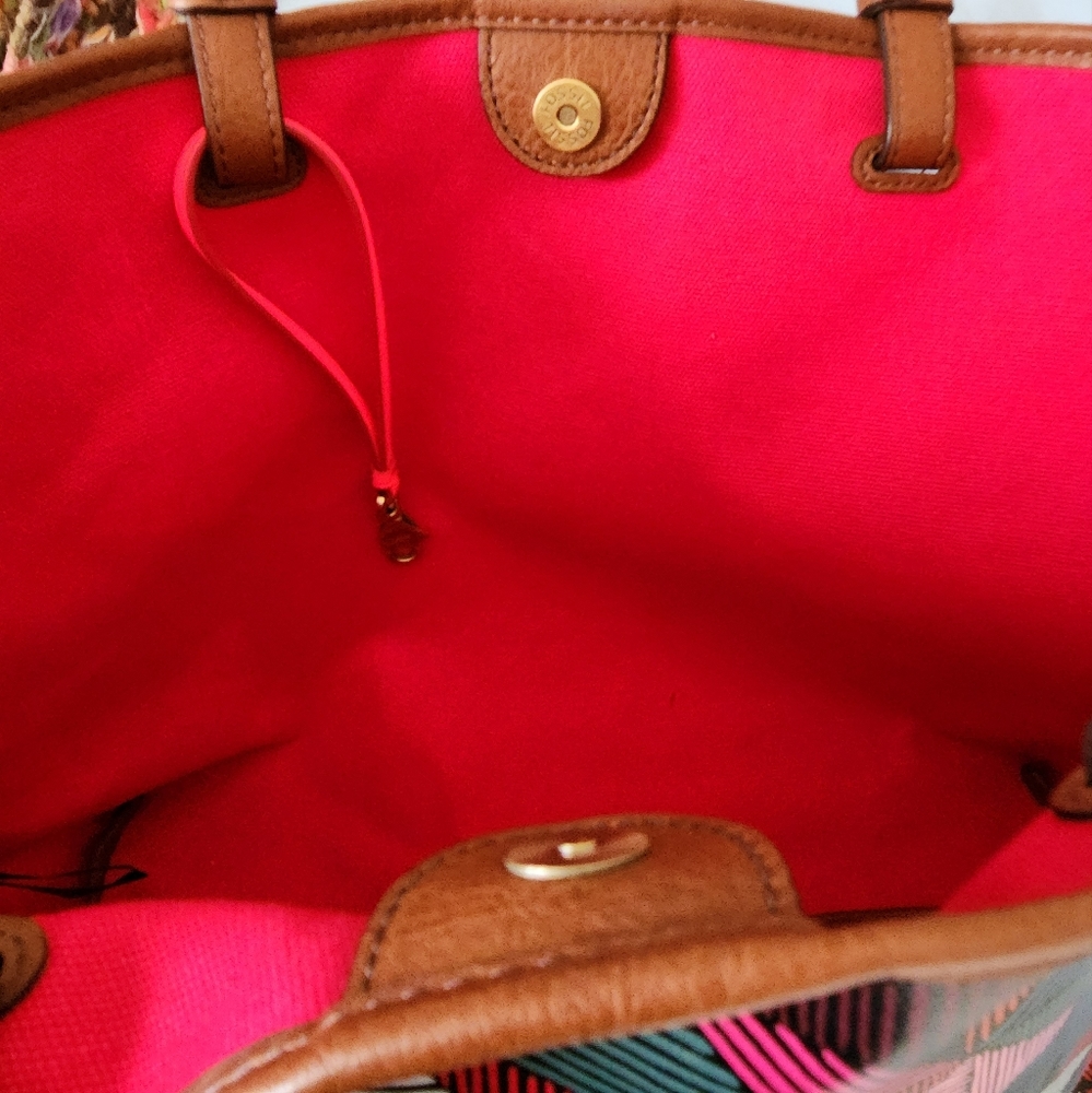 Fossil Patterned Tote With Snap Closure - image 5